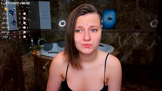 MelindaTin online show from 11-22-25, 12:20