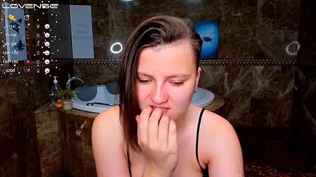 MelindaTin online show from 11-24-25, 12:32