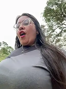 Ixchel Anaid online show from 10-31-25, 02:29