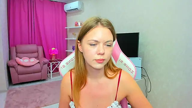 Strawberrye online show from 03-31-26, 03:19