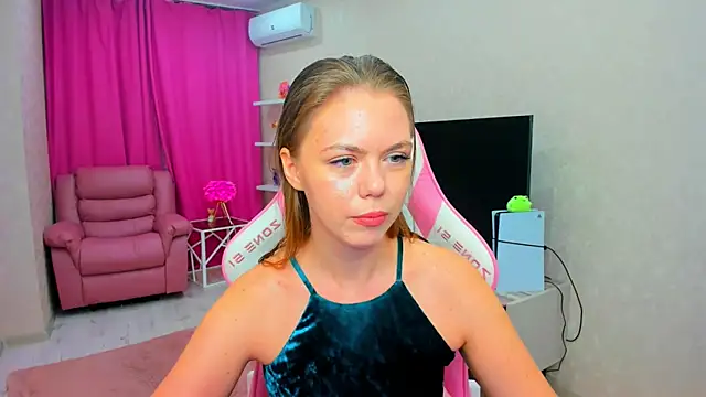 Strawberrye online show from 05-24-26, 03:22