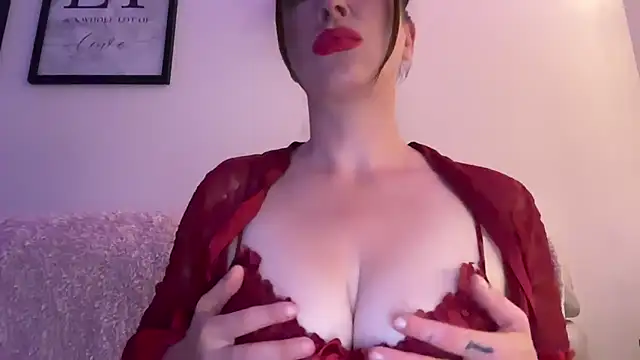 Snapshot of EmilyBlue chatting on 07-15-26, 09:53 EmilyBlue online show from 07-15-26, 09:53