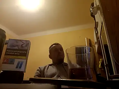 Snapshot of MrWhitePL chatting on 02-13-25, 05:22 MrWhitePL online show from 02-13-25, 05:22