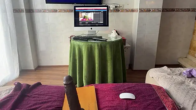 Snapshot of pinkgirls18 chatting on 12-22-24, 09:22 pinkgirls18 online show from 12-22-24, 09:22