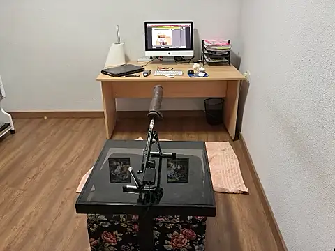 Snapshot of pinkgirls18 chatting on 09-21-25, 08:16 pinkgirls18 online show from 09-21-25, 08:16