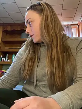 jaseyrae online show from 12-12-24, 08:43