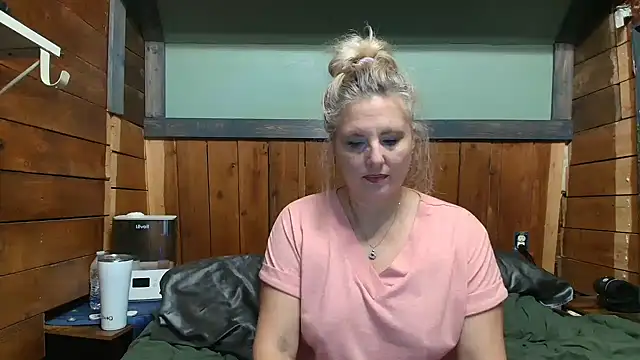 Snapshot of lisaxlovexxx chatting on 05-14-26, 06:26 lisaxlovexxx online show from 05-14-26, 06:26