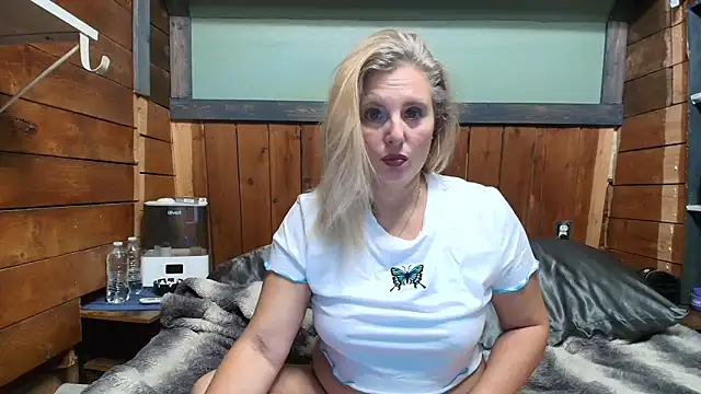 Snapshot of lisaxlovexxx chatting on 05-18-26, 06:14 lisaxlovexxx online show from 05-18-26, 06:14