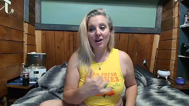 Snapshot of lisaxlovexxx chatting on 05-27-26, 01:57 lisaxlovexxx online show from 05-27-26, 01:57