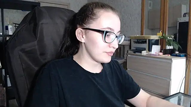 AnKey Rayah online show from 12-16-24, 02:05