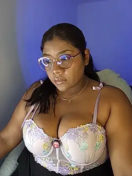 Snapshot of paola091 chatting on 06-03-26, 11:32 paola091 online show from 06-03-26, 11:32