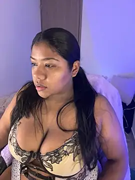 Snapshot of paola091 chatting on 06-19-26, 11:47 paola091 online show from 06-19-26, 11:47