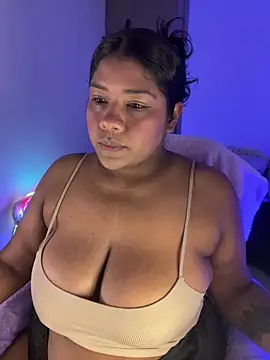 Snapshot of paola091 chatting on 06-22-26, 12:02 paola091 online show from 06-22-26, 12:02