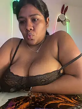 Snapshot of paola091 chatting on 07-09-26, 01:37 paola091 online show from 07-09-26, 01:37