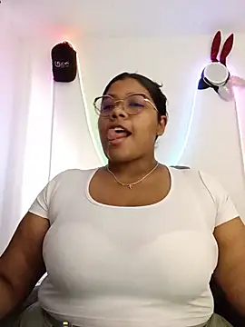 Snapshot of paola091 chatting on 07-15-26, 08:03 paola091 online show from 07-15-26, 08:03