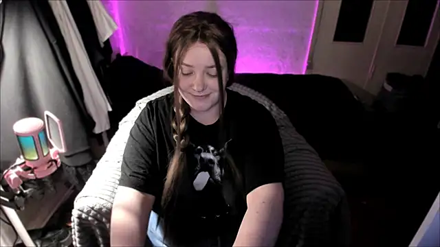 Sophia Edwards online show from 05-07-26, 08:25