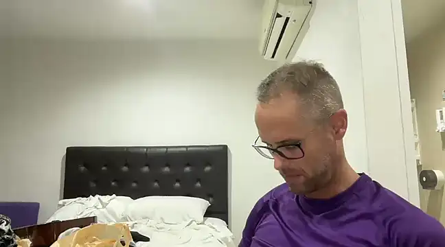 Snapshot of CamCrestXXX chatting on 12-16-24, 07:32 CamCrestXXX online show from 12-16-24, 07:32