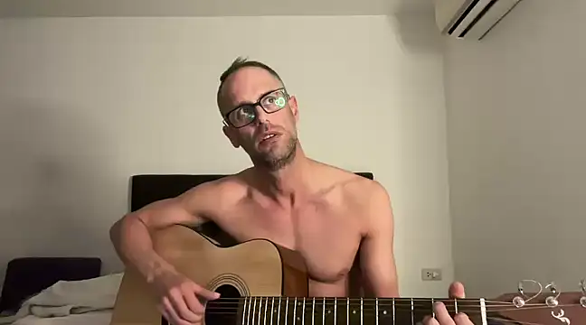 Snapshot of CamCrestXXX chatting on 01-05-25, 12:42 CamCrestXXX online show from 01-05-25, 12:42