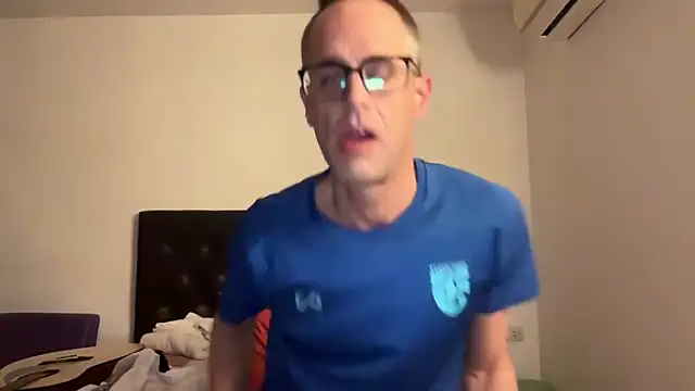 Snapshot of CamCrestXXX chatting on 01-14-25, 02:43 CamCrestXXX online show from 01-14-25, 02:43