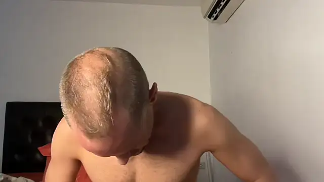 Snapshot of CamCrestXXX chatting on 01-31-25, 02:15 CamCrestXXX online show from 01-31-25, 02:15