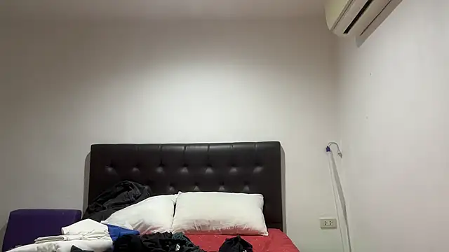 Snapshot of CamCrestXXX chatting on 02-05-25, 06:02 CamCrestXXX online show from 02-05-25, 06:02