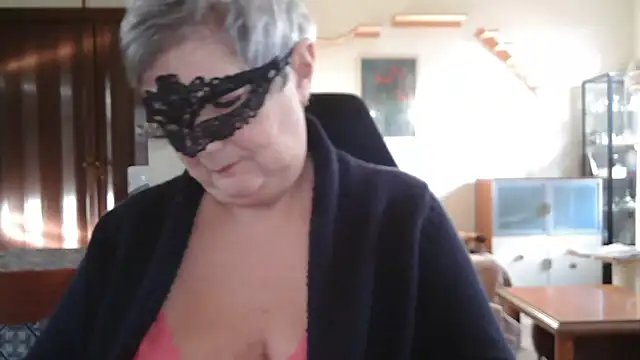 Snapshot of simona60 chatting on 01-16-25, 02:08 simona60 online show from 01-16-25, 02:08