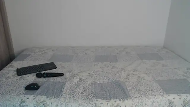 AmeliPonce online show from 10-30-25, 01:12