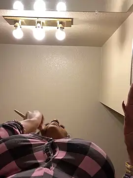 MzParker online show from 12-17-24, 04:21