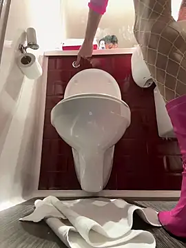 Snapshot of Yasmincd1 chatting on 03-04-26, 01:33 Yasmincd1 online show from 03-04-26, 01:33