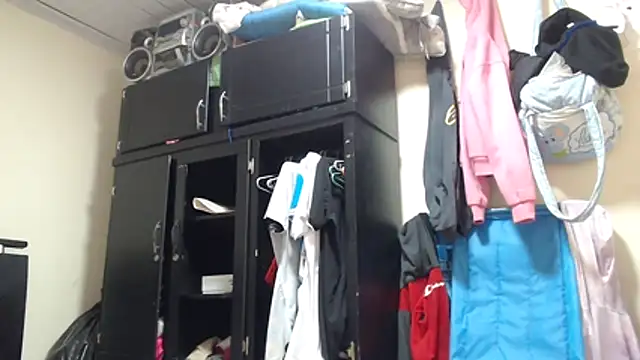 adrixxx38 online show from 04-09-26, 06:46