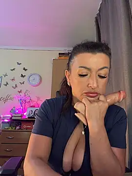 Snapshot of Hotangel75 chatting on 06-17-26, 05:54 Hotangel75 online show from 06-17-26, 05:54