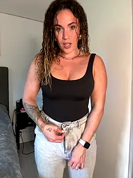 Clara-xoxo online show from 10-03-25, 12:57