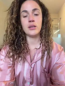 Clara-xoxo online show from 05-12-26, 08:11
