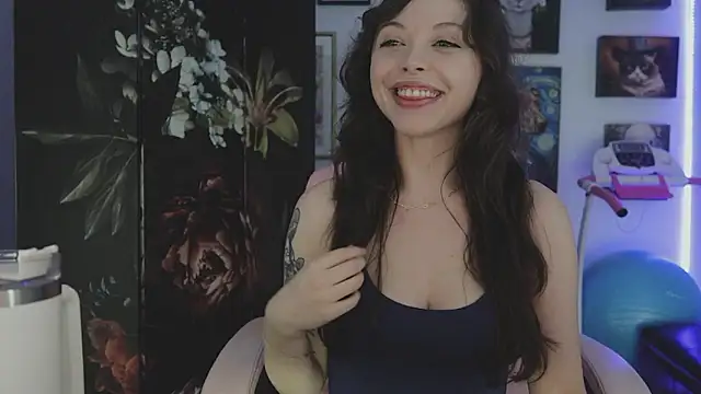 Snapshot of makiyahbelle chatting on 01-17-26, 09:36 makiyahbelle online show from 01-17-26, 09:36