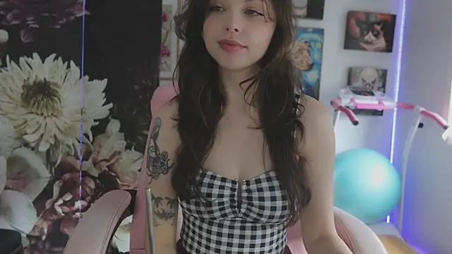 Snapshot of makiyahbelle chatting on 02-23-26, 06:22 makiyahbelle online show from 02-23-26, 06:22