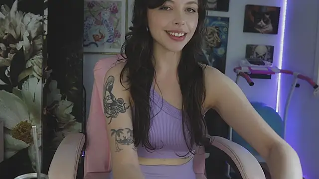 Snapshot of makiyahbelle chatting on 03-09-26, 08:51 makiyahbelle online show from 03-09-26, 08:51