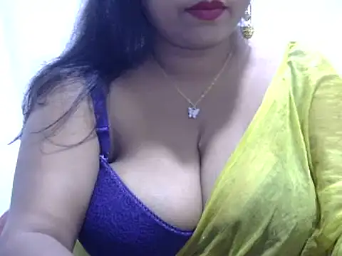 Snapshot of ROSEE_MERRYYYY chatting on 02-20-25, 05:40 ROSEE MERRYYYY online show from 02-20-25, 05:40