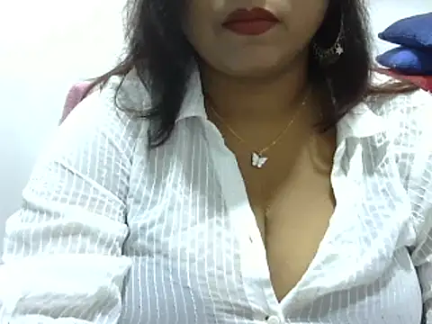 Snapshot of ROSEE_MERRYYYY chatting on 10-06-25, 07:28 ROSEE MERRYYYY online show from 10-06-25, 07:28