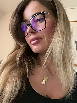 Etwas neugierig online show from 12-19-24, 09:18