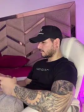 nicolasx1000 online show from 03-04-25, 09:54