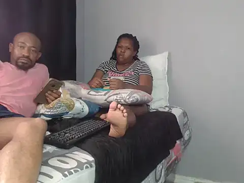 Snapshot of Ogmelo chatting on 07-15-26, 11:37 Ogmelo online show from 07-15-26, 11:37