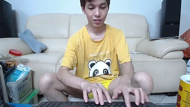 Snapshot of andrewooi chatting on 05-14-26, 01:29 andrewooi online show from 05-14-26, 01:29