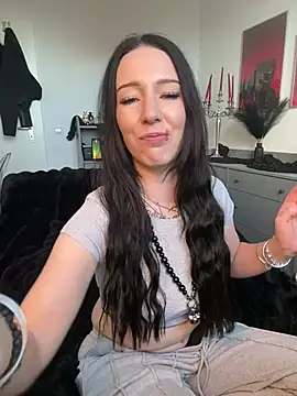 Trixie-Tainted online show from 03-26-26, 03:39