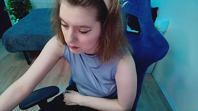 Snapshot of CranberryHot chatting on 07-06-26, 03:03 CranberryHot online show from 07-06-26, 03:03
