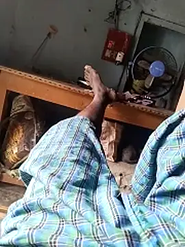 Snapshot of rohanhotguy chatting on 11-27-25, 10:06 rohanhotguy online show from 11-27-25, 10:06