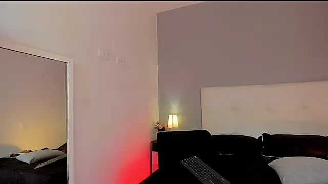 NataliaBuiles online show from 04-15-26, 12:34