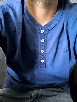 Leo Big online show from 02-27-25, 01:38