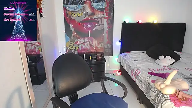 coraline101  online show from 12-22-25, 10:07