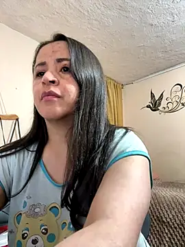 latinfemale online show from 11-07-25, 01:27