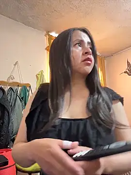 Snapshot of latinfemale chatting on 05-19-26, 08:15 latinfemale online show from 05-19-26, 08:15